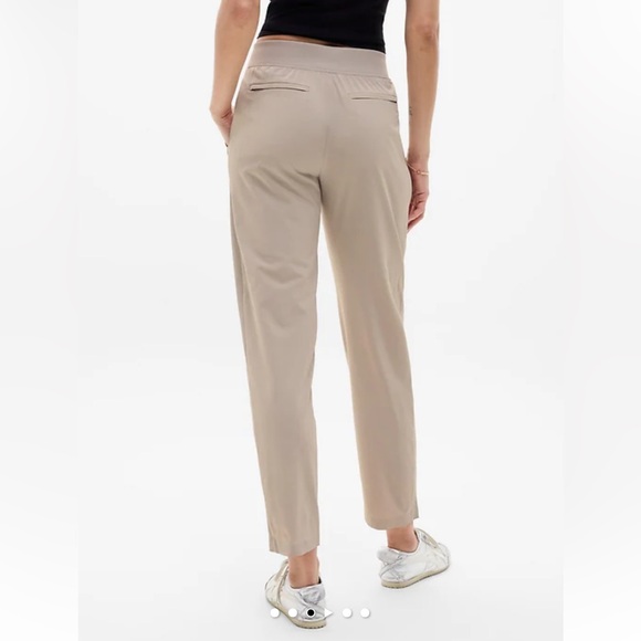 Athleta Brooklyn Ankle Pants Beige Size 4 Travel Stretch Pull On - Picture 6 of 16